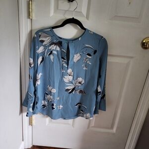 Loft outlet blouse medium petite blue white flowers